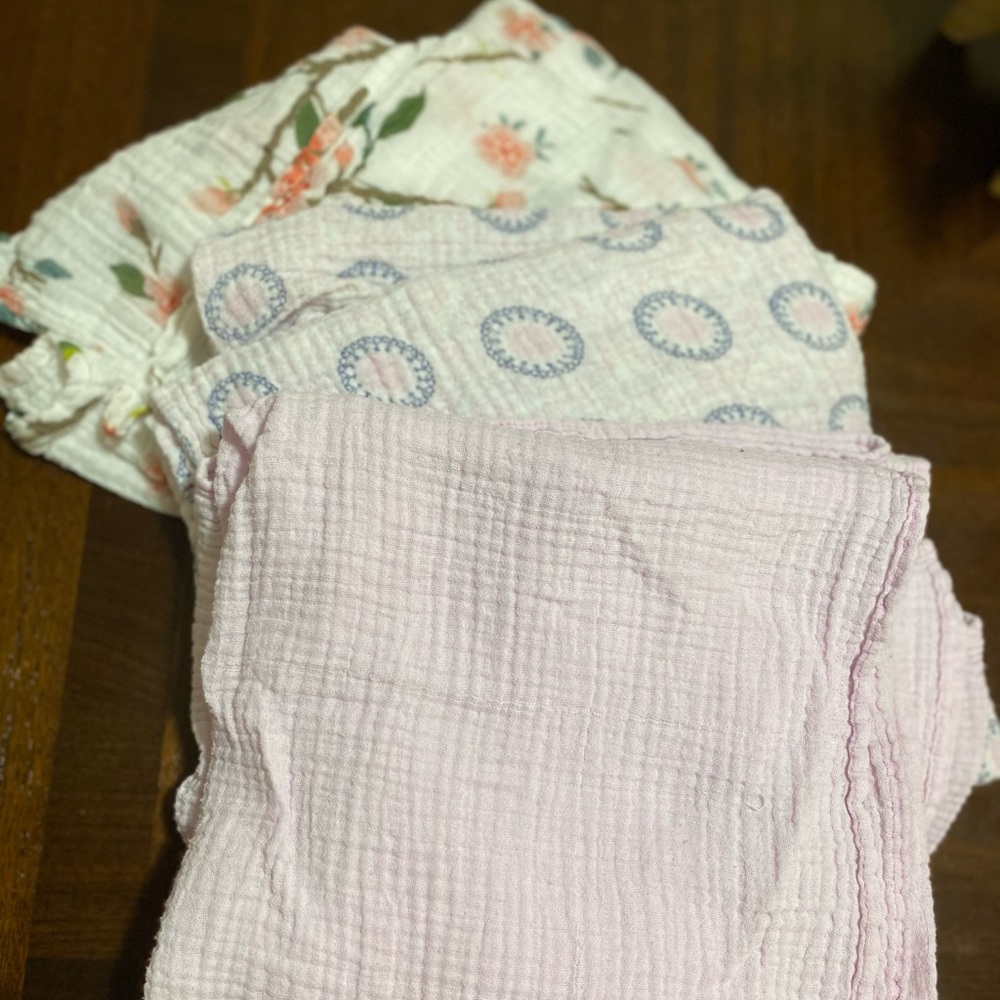 Breathable girl swaddle buddle